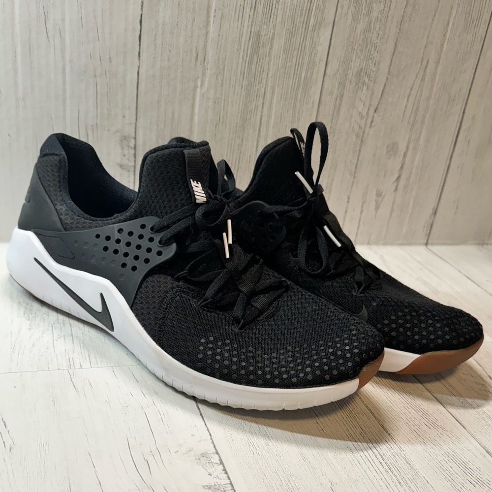 Nike Men's Black White Athletic Sneakers